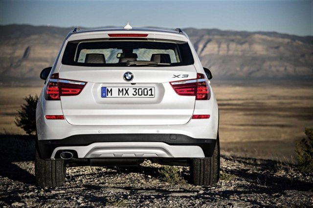 BMW показала обновленный X3