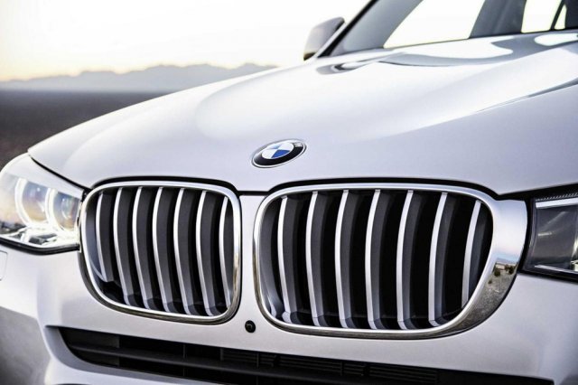 BMW показала обновленный X3