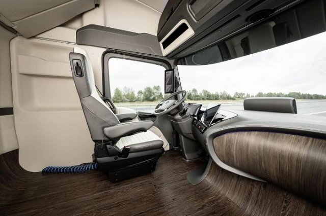 Mercedes-Benz показал грузовик будущего