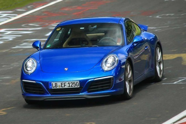 Рестайлинговый Porsche 911 замечен без камуфляжа